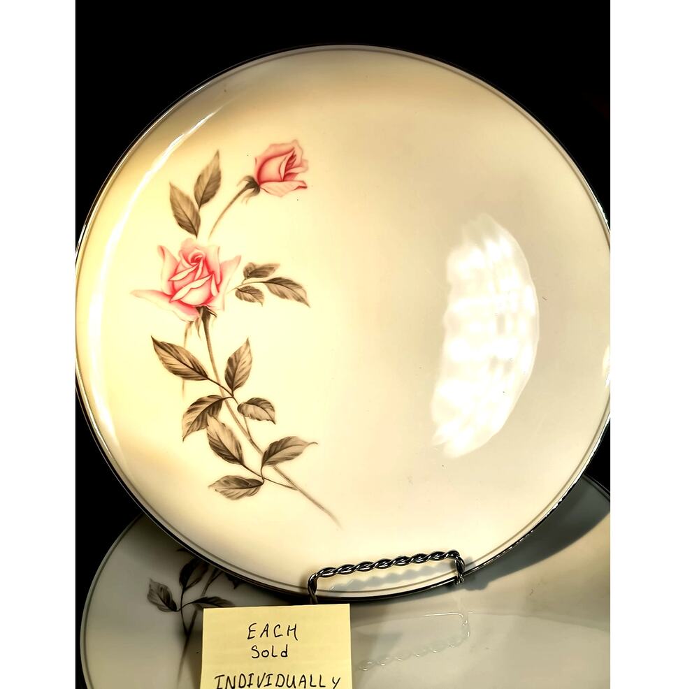 0976.  Noritake China Rosemarie Pattern 6044 10 1/2 Inch Dinner Plate